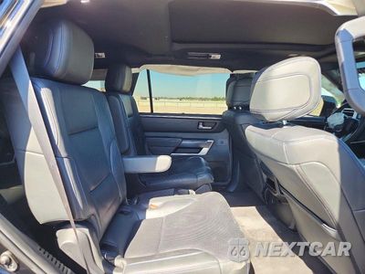 Zdjęcie 11 z 14 samochodu: 2024 TOYOTA SEQUOIA PLATINUM VIN:7SVAAABA1RX040319 - miniatura
