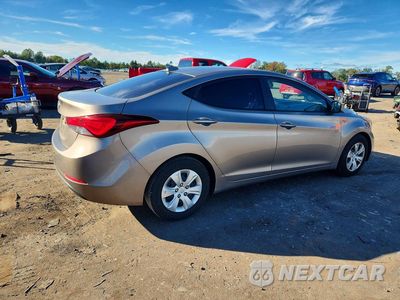 Trzecie zdjęcie samochodu z tyłu: 2016 HYUNDAI ELANTRA SE VIN:5NPDH4AE8GH709753 - miniatura