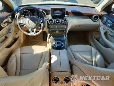 Zdjęcie 8 z 12 samochodu: 2015 MERCEDES-BENZ C 300 4MATIC VIN:55SWF4KB8FU030130 - miniatura