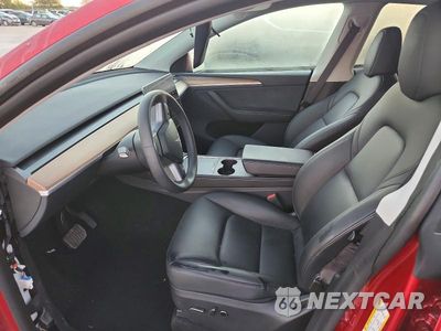 Zdjęcie 7 z 14 samochodu: 2025 TESLA MODEL Y VIN:7SAYGDEE4SA369460 - miniatura