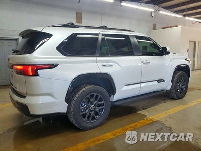 Trzecie zdjęcie samochodu z tyłu: 2024 TOYOTA SEQUOIA PLATINUM VIN:7SVAAABA8RX041256 - miniatura