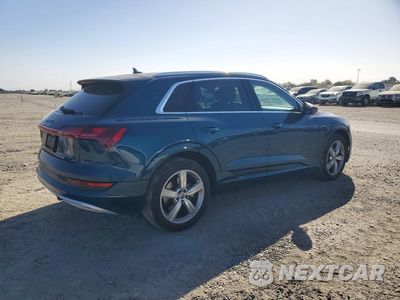 Trzecie zdjęcie samochodu z tyłu: 2019 AUDI E-TRON PREMIUM PLUS VIN:WA1LAAGE9KB012554 - miniatura