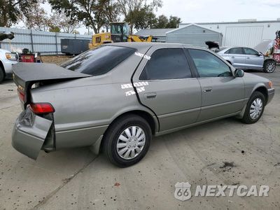 Trzecie zdjęcie samochodu z tyłu: 1998 TOYOTA CAMRY LE VIN:JT2BG22K0W0217029 - miniatura