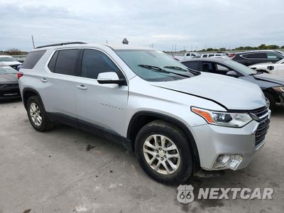 Czwarte zdjęcie samochodu z boku: 2021 CHEVROLET TRAVERSE LT VIN:1GNERHKW0MJ240832 - miniatura