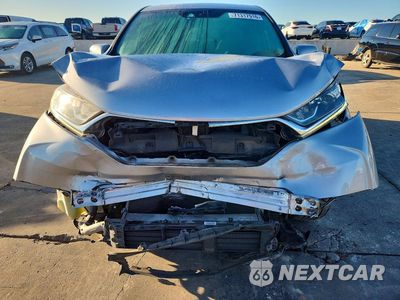 Piąte zdjęcie samochodu w środku: 2018 HONDA CR-V EX VIN:7FARW1H58JE045982 - miniatura