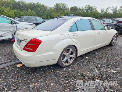 Trzecie zdjęcie samochodu z tyłu: 2013 MERCEDES-BENZ S 550 4MATIC VIN:WDDNG9EB8DA523109 - miniatura