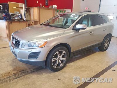 2013 VOLVO XC60 T6 YV4902DZXD2426023 - główne zdjęcie licytacji z USA - miniatura