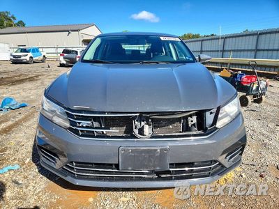 Piąte zdjęcie samochodu w środku: 2017 VOLKSWAGEN PASSAT R-LINE VIN:1VWDT7A3XHC017082 - miniatura
