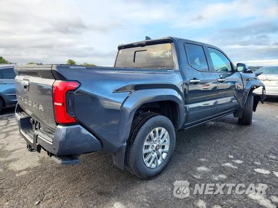 Trzecie zdjęcie samochodu z tyłu: 2025 TOYOTA TACOMA LIMITED VIN:3TMLB5JN3SM100320 - miniatura