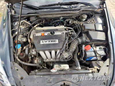 Zdjęcie 11 z 12 samochodu: 2004 HONDA ACCORD EX VIN:1HGCM56694A153813 - miniatura