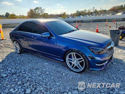 Czwarte zdjęcie samochodu z boku: 2012 MERCEDES-BENZ C 300 4MATIC VIN:WDDGF8BB2CA712816 - miniatura
