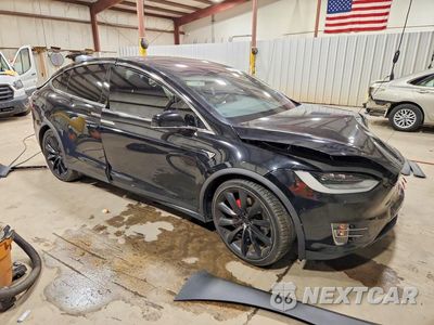Czwarte zdjęcie samochodu z boku: 2019 TESLA MODEL X VIN:5YJXCBE44KF185705 - miniatura
