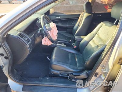 Zdjęcie 7 z 14 samochodu: 2006 HONDA ACCORD EX VIN:JHMCM56886C006596 - miniatura