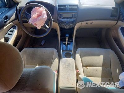Zdjęcie 8 z 12 samochodu: 2006 HONDA ACCORD LX VIN:1HGCM564X6A039840 - miniatura