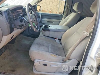 Zdjęcie 7 z 12 samochodu: 2010 GMC SIERRA SLE VIN:3GTRKVE33AG187099 - miniatura