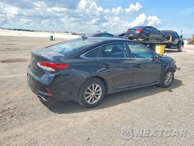 Trzecie zdjęcie samochodu z tyłu: 2018 HYUNDAI SONATA SE VIN:5NPE24AF0JH670873 - miniatura