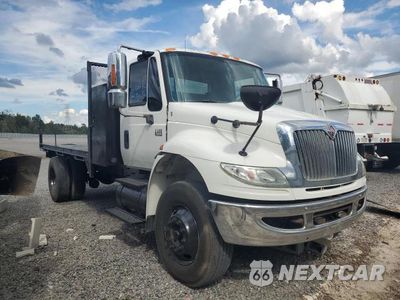 Czwarte zdjęcie samochodu z boku: 2007 INTERNATIONAL 4400 FLATBED TRUCK VIN:1HTMKAANX7H431911 - miniatura