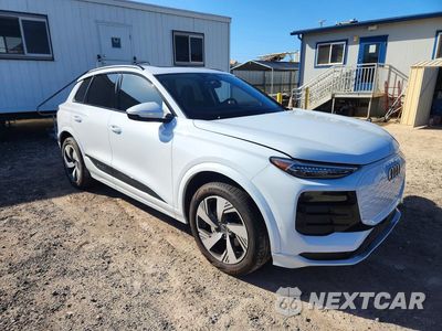 Czwarte zdjęcie samochodu z boku: 2025 AUDI Q6 E-TRON PREMIUM PLUS VIN:WA124BGF8SA092534 - miniatura