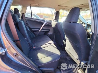 Zdjęcie 11 z 13 samochodu: 2017 TOYOTA RAV4 XLE VIN:JTMRFREV7HD215958 - miniatura