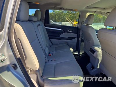 Zdjęcie 11 z 14 samochodu: 2017 TOYOTA HIGHLANDER XLE VIN:5TDKZRFH2HS524663 - miniatura