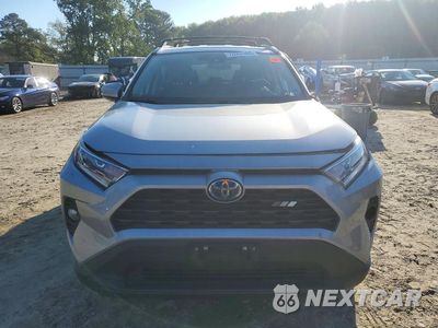 Piąte zdjęcie samochodu w środku: 2021 TOYOTA RAV4 XLE VIN:2T3RWRFV2MW128190 - miniatura