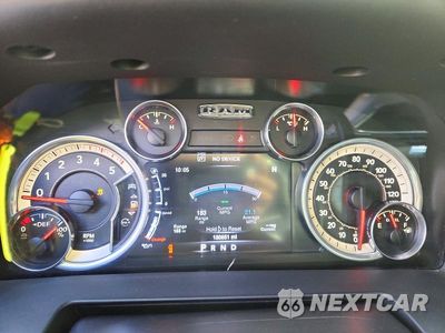 Zdjęcie 9 z 13 samochodu: 2016 RAM 3500 LARAMIE VIN:3C63R3EL5GG216835 - miniatura
