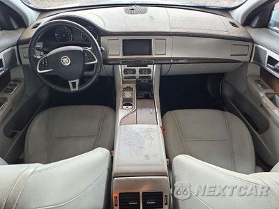 Zdjęcie 8 z 12 samochodu: 2013 JAGUAR XF VIN:SAJWA0ES4DPS87164 - miniatura