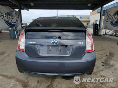 Zdjęcie 6 z 12 samochodu: 2012 TOYOTA PRIUS FOUR VIN:JTDKN3DU5C5455510 - miniatura
