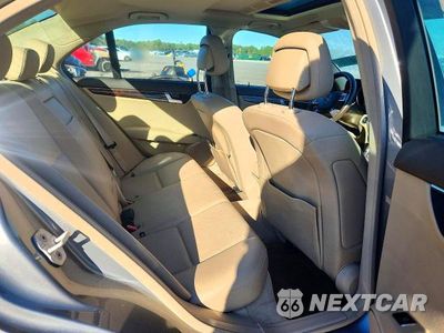 Zdjęcie 10 z 12 samochodu: 2014 MERCEDES-BENZ C 250 VIN:WDDGF4HB1EG250782 - miniatura