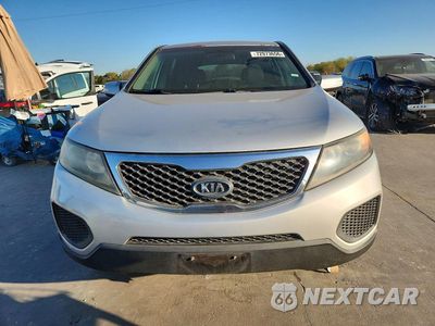 Piąte zdjęcie samochodu w środku: 2013 KIA SORENTO LX VIN:5XYKT3A14DG332418 - miniatura