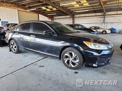 Czwarte zdjęcie samochodu z boku: 2017 HONDA ACCORD LX VIN:1HGCR2F35HA117080 - miniatura