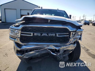 Piąte zdjęcie samochodu w środku: 2020 RAM 2500 TRADESMAN VIN:3C6UR5CL3LG264413 - miniatura