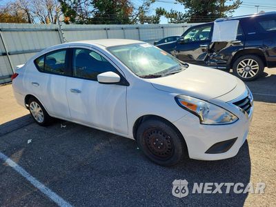 Czwarte zdjęcie samochodu z boku: 2018 NISSAN VERSA SV VIN:3N1CN7AP1JL873797 - miniatura