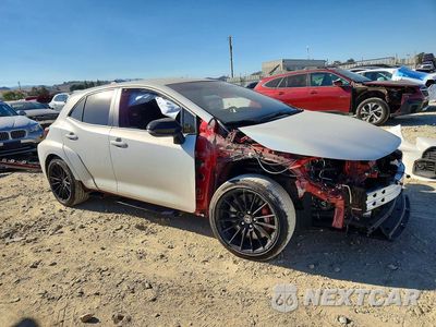 Czwarte zdjęcie samochodu z boku: 2024 TOYOTA GR COROLLA PREMIUM VIN:JTNABAAE6RA008847 - miniatura