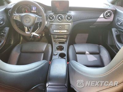 Zdjęcie 8 z 13 samochodu: 2018 MERCEDES-BENZ CLA 250 VIN:WDDSJ4EB1JN517342 - miniatura