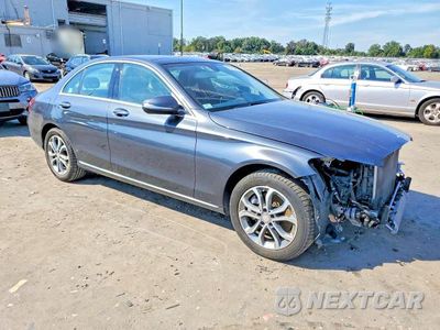 Czwarte zdjęcie samochodu z boku: 2015 MERCEDES-BENZ C 300 4MATIC VIN:55SWF4KB4FU001109 - miniatura