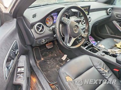 Zdjęcie 8 z 12 samochodu: 2014 MERCEDES-BENZ CLA 250 VIN:WDDSJ4EB6EN111806 - miniatura