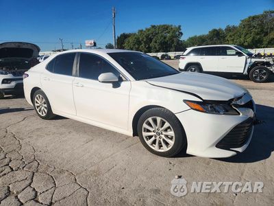 Czwarte zdjęcie samochodu z boku: 2019 TOYOTA CAMRY LE VIN:4T1B11HK4KU718935 - miniatura