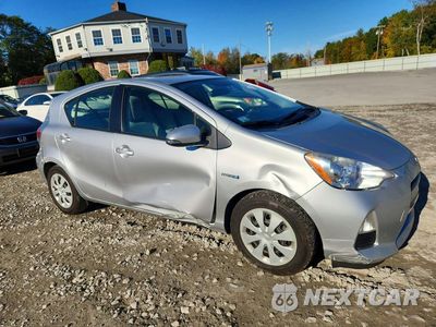Czwarte zdjęcie samochodu z boku: 2013 TOYOTA PRIUS C ONE VIN:JTDKDTB30D1533567 - miniatura