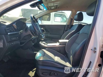 Zdjęcie 7 z 13 samochodu: 2020 KIA NIRO EX VIN:KNDCC3LG9L5053043 - miniatura