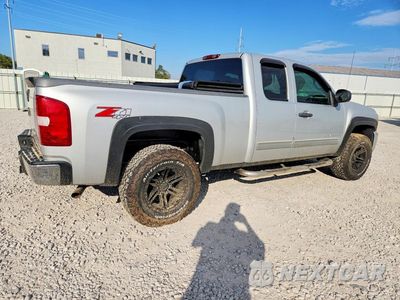 Trzecie zdjęcie samochodu z tyłu: 2011 CHEVROLET SILVERADO K1500 LT VIN:1GCRKSE36BZ160950 - miniatura