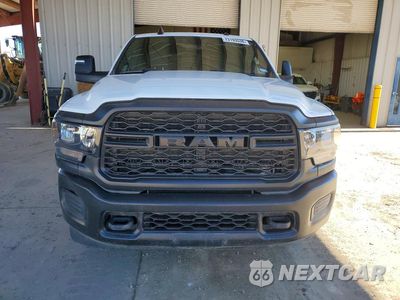 Piąte zdjęcie samochodu w środku: 2023 RAM 2500 TRADESMAN VIN:3C6UR5HL7PG631411 - miniatura