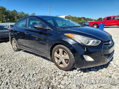 Czwarte zdjęcie samochodu z boku: 2013 HYUNDAI ELANTRA GLS VIN:KMHDH4AE0DU546643 - miniatura