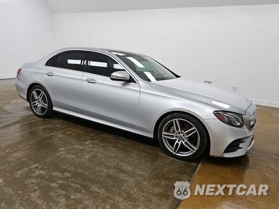 Czwarte zdjęcie samochodu z boku: 2018 MERCEDES-BENZ E 400 4MATIC VIN:WDDZF6GB9JA434371 - miniatura