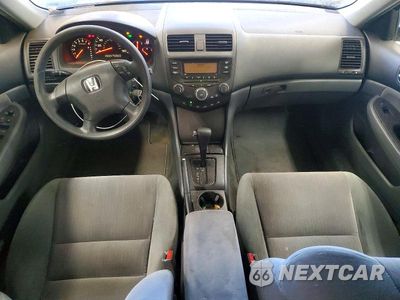 Zdjęcie 8 z 12 samochodu: 2003 HONDA ACCORD LX VIN:1HGCM56393A086912 - miniatura