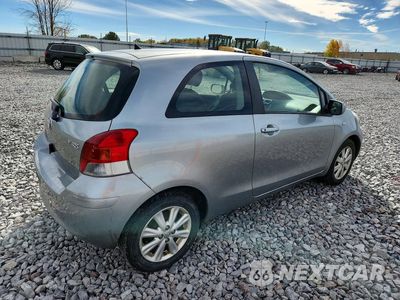 Trzecie zdjęcie samochodu z tyłu: 2011 TOYOTA YARIS BASE VIN:JTDJT4K33B5341179 - miniatura