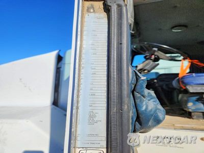 Zdjęcie 12 z 13 samochodu: 2000 KENWORTH T600 SEMI TRUCK VIN:3WKAD69X0YF831010 - miniatura