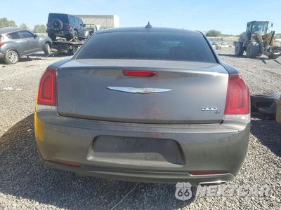 Zdjęcie 6 z 12 samochodu: 2019 CHRYSLER 300 S VIN:2C3CCABG0KH634013 - miniatura