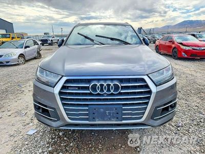 Piąte zdjęcie samochodu w środku: 2017 AUDI Q7 PRESTIGE VIN:WA1VAAF76HD058383 - miniatura