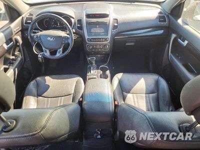 Zdjęcie 8 z 12 samochodu: 2015 KIA SORENTO EX VIN:5XYKU4A77FG612327 - miniatura